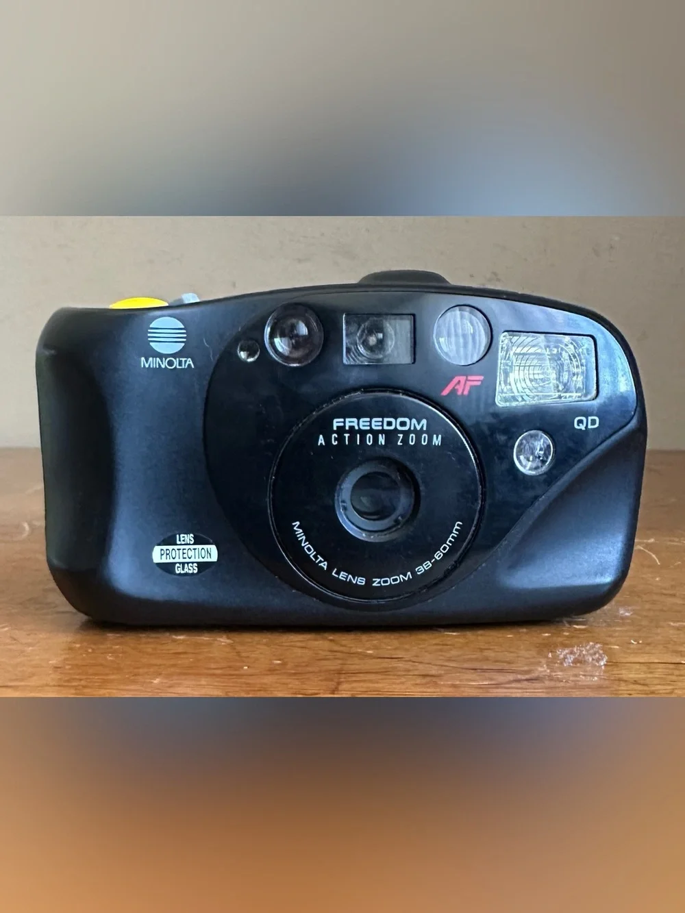 Minolta Freedom Action Zoom AF QD Point & Shoot 35mm Film Camera w/38-60mm Lens